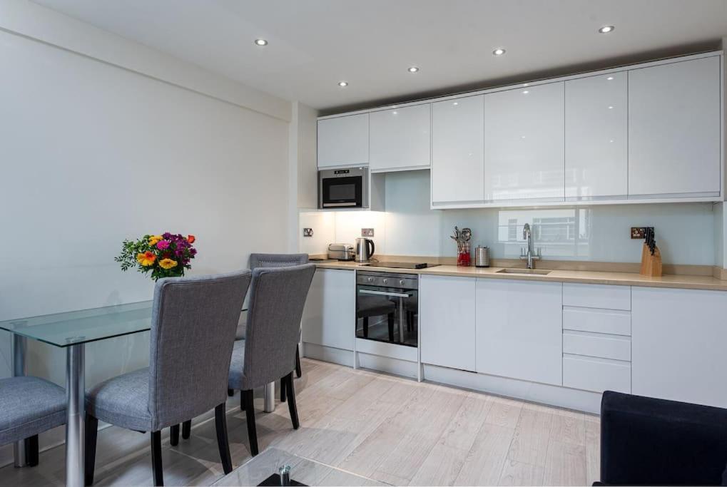 Chic Apartment - Fabulous Central Location In Zone 1 런던 외부 사진