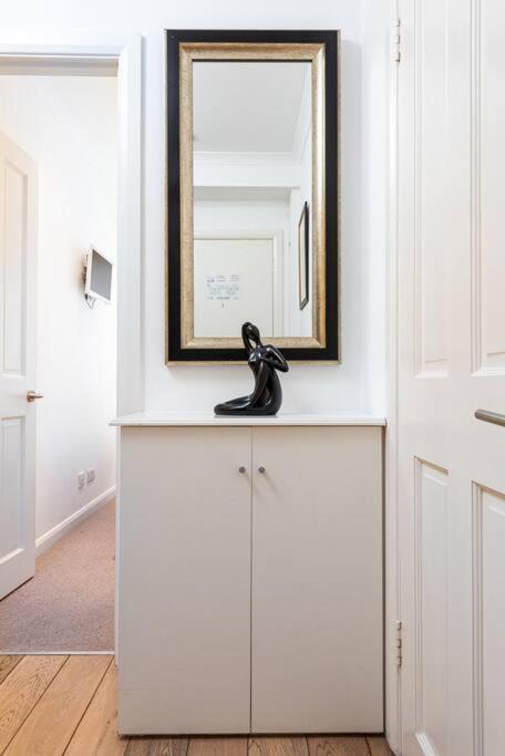 Chic Apartment - Fabulous Central Location In Zone 1 런던 외부 사진