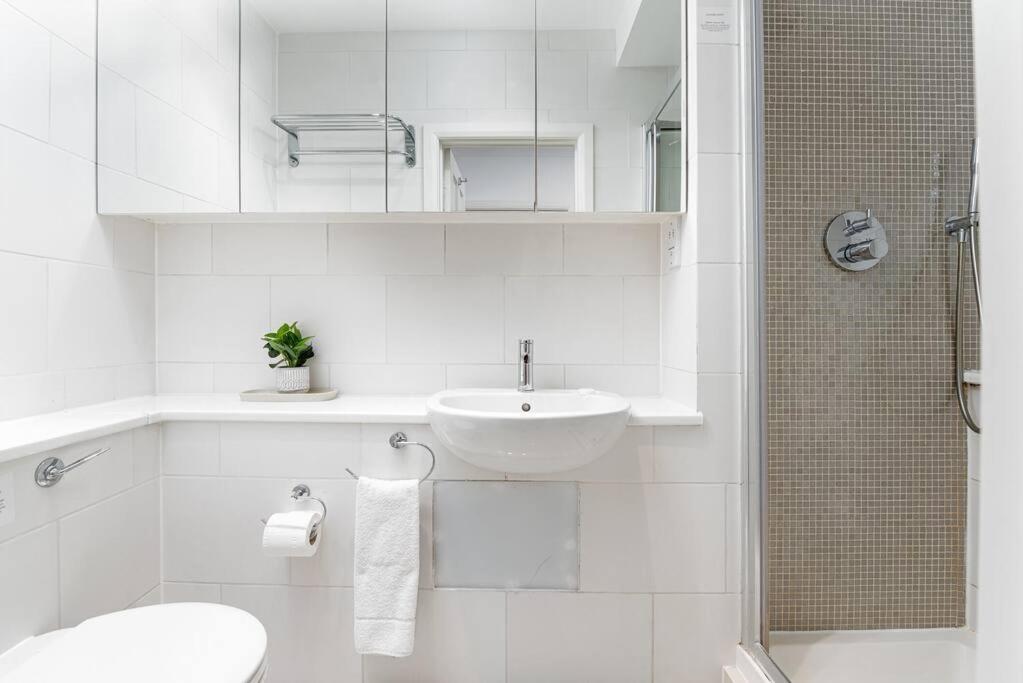 Chic Apartment - Fabulous Central Location In Zone 1 런던 외부 사진